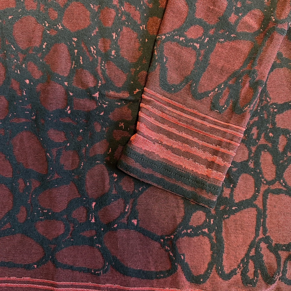Max & Rina Dark Red Abstract Print Tunic, Size M - Picture 5 of 6